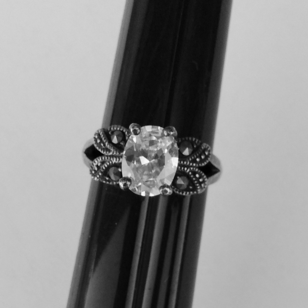 Beautiful Vintage Sterling Silver Filagree Ring with Stones Size 6 3/4 925 Stamp